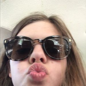 Meet your Posher, Ava